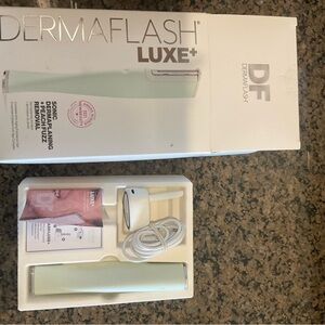Dermaflash Luxe+ Skincare Tool - Mint Green FREE SHIP